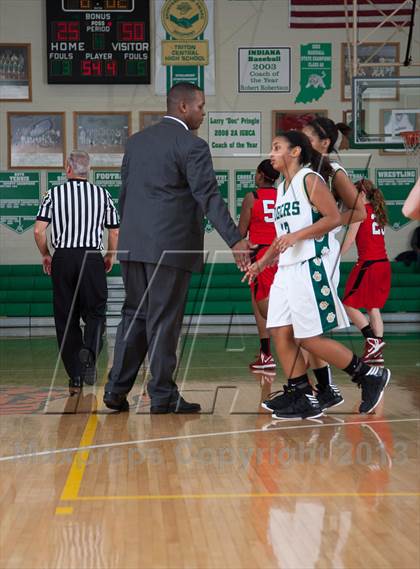 Thumbnail 2 in Cardinal Ritter vs Attucks (IHSAA Sectional) photogallery.