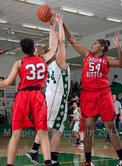 Thumbnail 1 in Cardinal Ritter vs Attucks (IHSAA Sectional) photogallery.