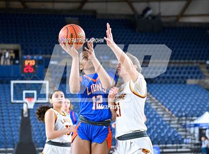 Thumbnail 3 in Auburn Mountainview vs. Lakeside (WIAA Round of 12) photogallery.