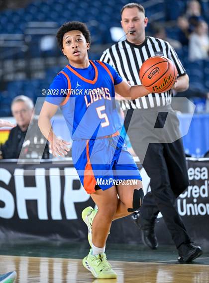 Thumbnail 2 in Auburn Mountainview vs. Lakeside (WIAA Round of 12) photogallery.