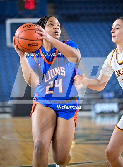 Thumbnail 1 in Auburn Mountainview vs. Lakeside (WIAA Round of 12) photogallery.