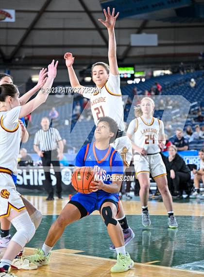 Thumbnail 2 in Auburn Mountainview vs. Lakeside (WIAA Round of 12) photogallery.
