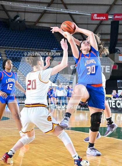 Thumbnail 2 in Auburn Mountainview vs. Lakeside (WIAA Round of 12) photogallery.