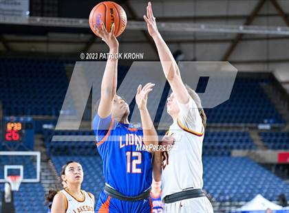 Thumbnail 1 in Auburn Mountainview vs. Lakeside (WIAA Round of 12) photogallery.