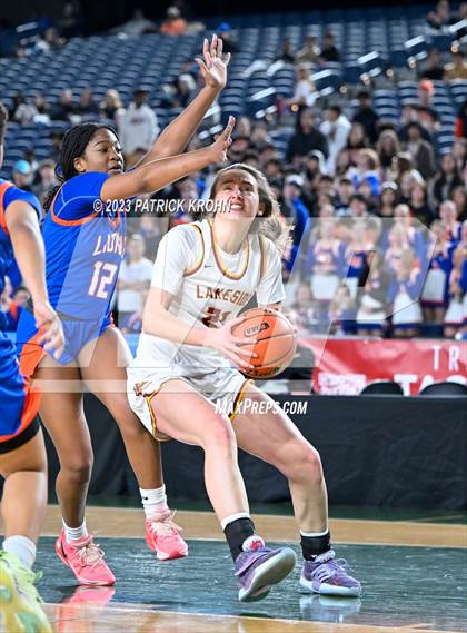 Thumbnail 1 in Auburn Mountainview vs. Lakeside (WIAA Round of 12) photogallery.