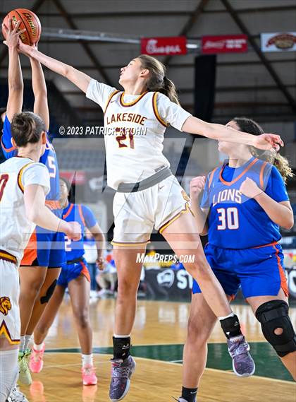 Thumbnail 3 in Auburn Mountainview vs. Lakeside (WIAA Round of 12) photogallery.