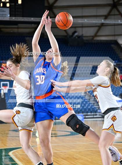 Thumbnail 3 in Auburn Mountainview vs. Lakeside (WIAA Round of 12) photogallery.
