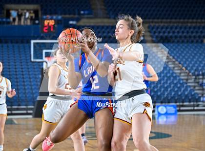 Thumbnail 2 in Auburn Mountainview vs. Lakeside (WIAA Round of 12) photogallery.