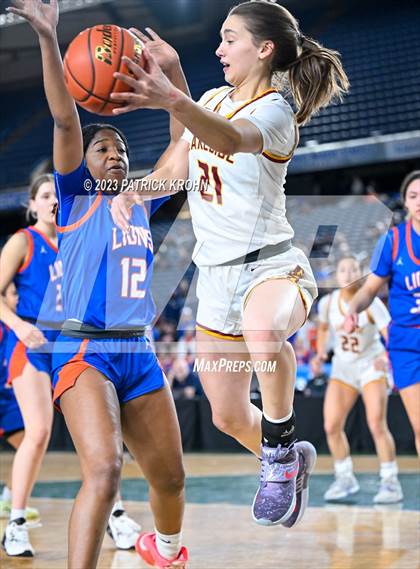 Thumbnail 3 in Auburn Mountainview vs. Lakeside (WIAA Round of 12) photogallery.