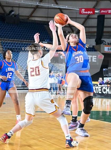 Thumbnail 3 in Auburn Mountainview vs. Lakeside (WIAA Round of 12) photogallery.