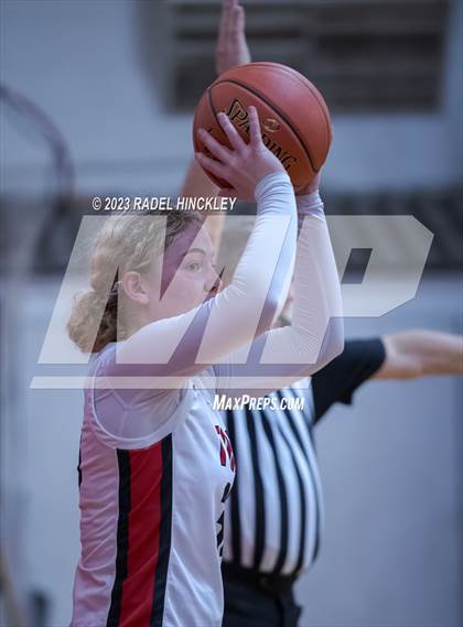 Thumbnail 3 in Pembroke Hill @ Fort Osage photogallery.