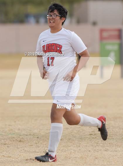 Thumbnail 3 in Globe vs. Florence (Chandler Prep Invitational) photogallery.