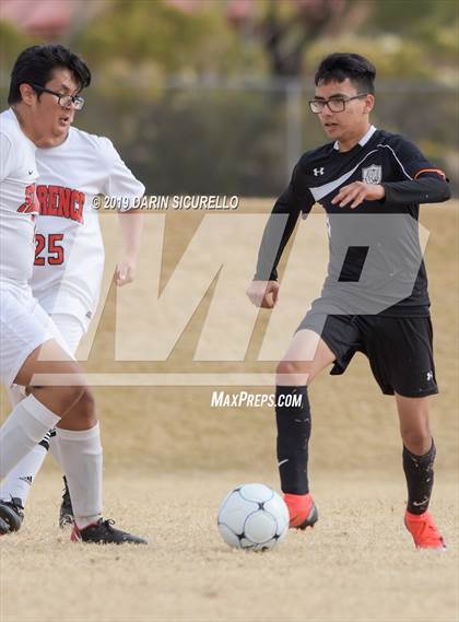 Thumbnail 3 in Globe vs. Florence (Chandler Prep Invitational) photogallery.
