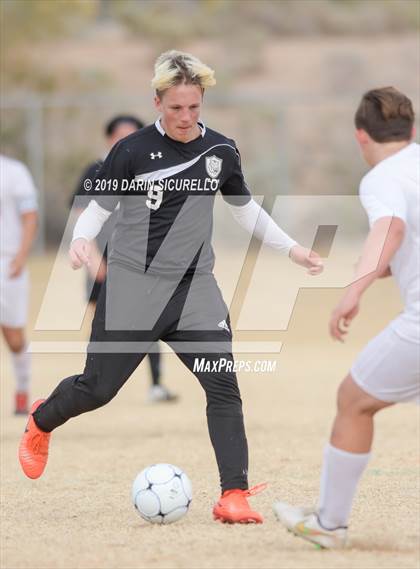 Thumbnail 2 in Globe vs. Florence (Chandler Prep Invitational) photogallery.