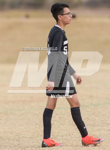 Thumbnail 2 in Globe vs. Florence (Chandler Prep Invitational) photogallery.
