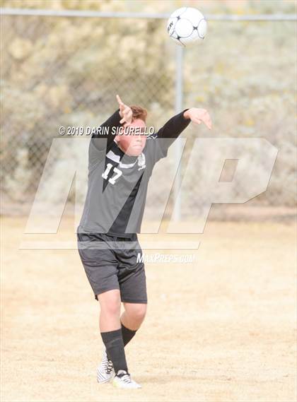 Thumbnail 1 in Globe vs. Florence (Chandler Prep Invitational) photogallery.