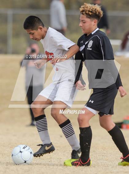 Thumbnail 2 in Globe vs. Florence (Chandler Prep Invitational) photogallery.
