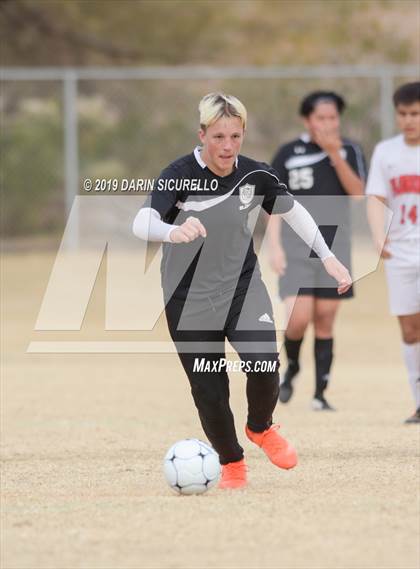Thumbnail 3 in Globe vs. Florence (Chandler Prep Invitational) photogallery.