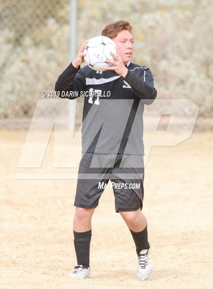Thumbnail 3 in Globe vs. Florence (Chandler Prep Invitational) photogallery.