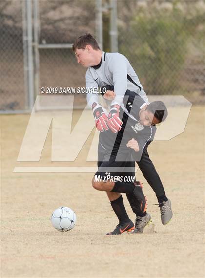 Thumbnail 1 in Globe vs. Florence (Chandler Prep Invitational) photogallery.