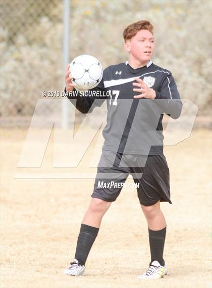 Thumbnail 2 in Globe vs. Florence (Chandler Prep Invitational) photogallery.