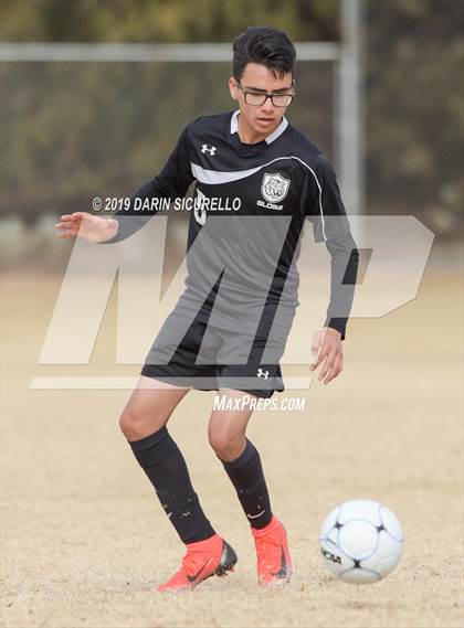 Thumbnail 1 in Globe vs. Florence (Chandler Prep Invitational) photogallery.