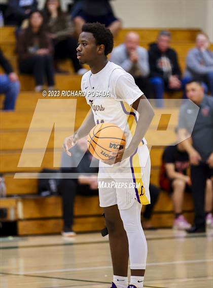 Thumbnail 3 in Selma vs. Lemoore photogallery.