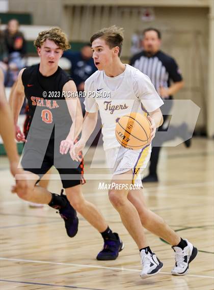 Thumbnail 3 in Selma vs. Lemoore photogallery.
