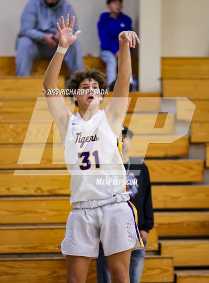 Thumbnail 3 in Selma vs. Lemoore photogallery.