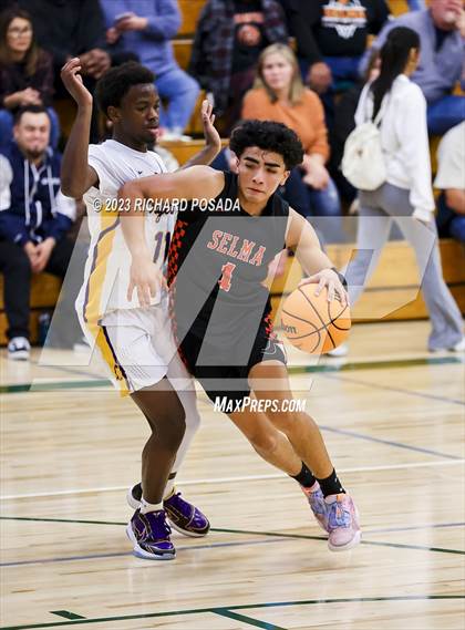 Thumbnail 1 in Selma vs. Lemoore photogallery.