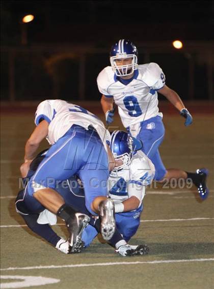 Thumbnail 1 in Crescenta Valley vs. Burbank photogallery.