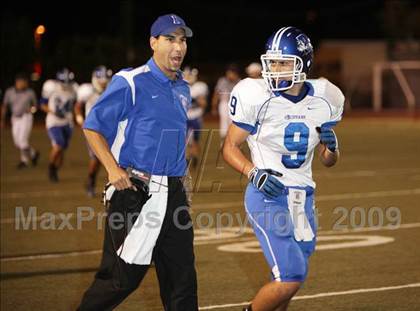 Thumbnail 3 in Crescenta Valley vs. Burbank photogallery.