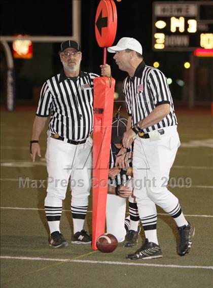 Thumbnail 3 in Crescenta Valley vs. Burbank photogallery.