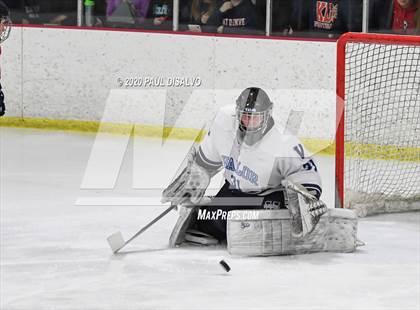 Thumbnail 1 in Valor Christian vs. Kent Denver photogallery.
