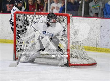 Thumbnail 2 in Valor Christian vs. Kent Denver photogallery.