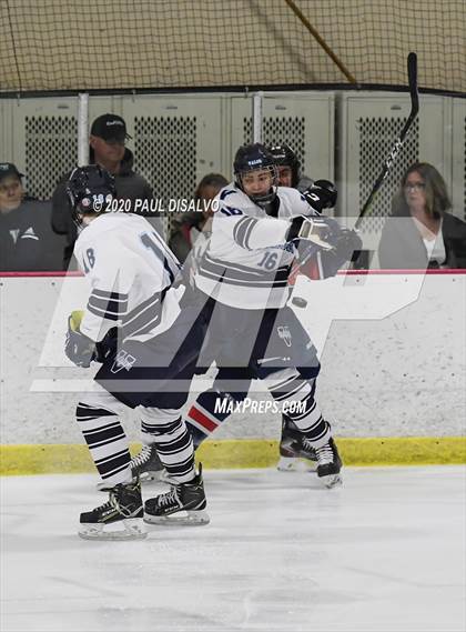 Thumbnail 1 in Valor Christian vs. Kent Denver photogallery.