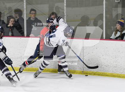 Thumbnail 3 in Valor Christian vs. Kent Denver photogallery.