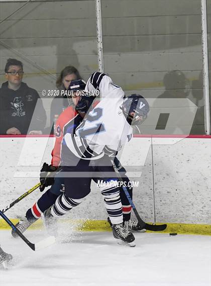 Thumbnail 1 in Valor Christian vs. Kent Denver photogallery.
