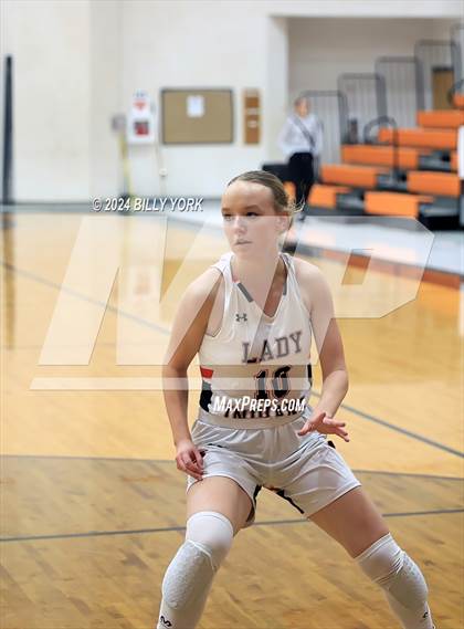 Thumbnail 1 in Grand Saline vs Harleton photogallery.