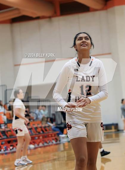 Thumbnail 2 in Grand Saline vs Harleton photogallery.