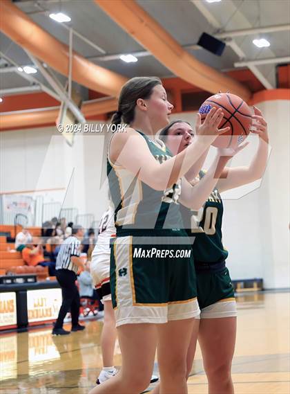 Thumbnail 2 in Grand Saline vs Harleton photogallery.
