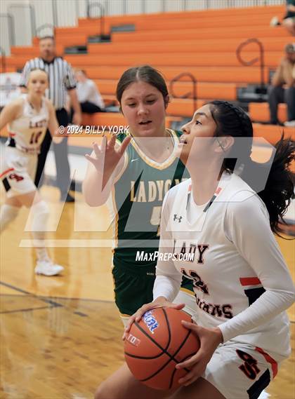 Thumbnail 3 in Grand Saline vs Harleton photogallery.