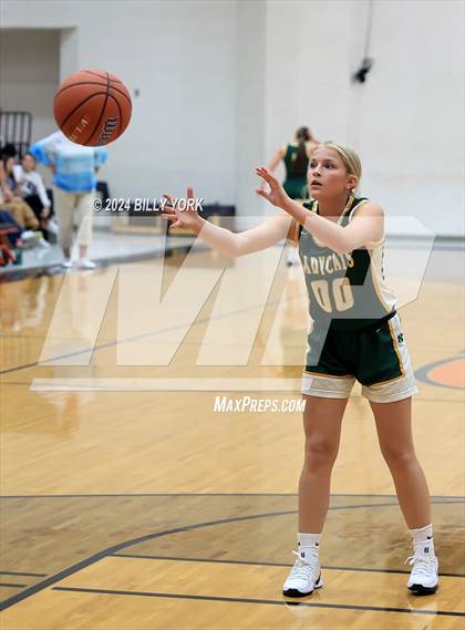 Thumbnail 2 in Grand Saline vs Harleton photogallery.