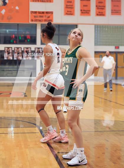 Thumbnail 2 in Grand Saline vs Harleton photogallery.