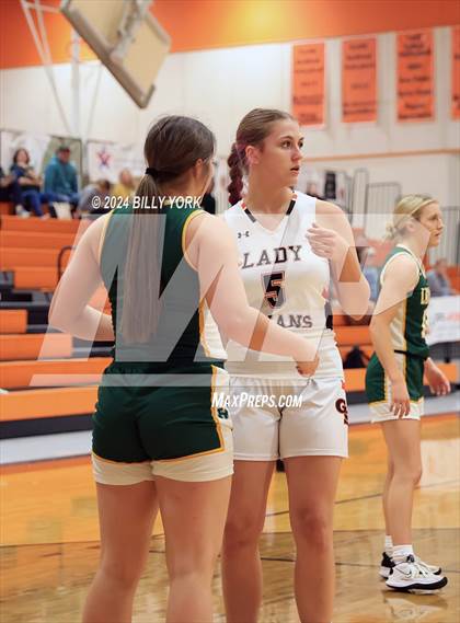 Thumbnail 2 in Grand Saline vs Harleton photogallery.