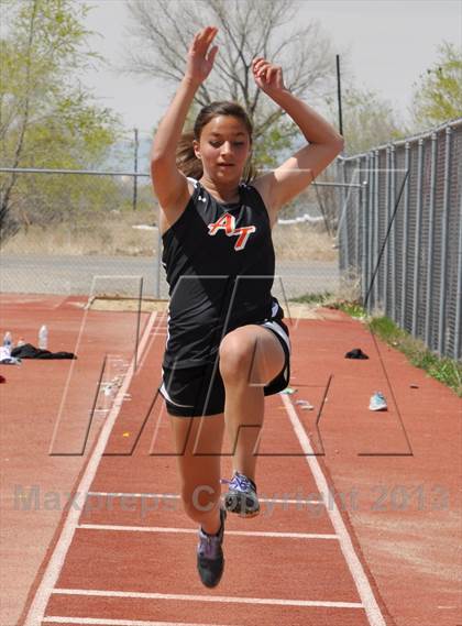 Thumbnail 3 in Bill Slade Invitational photogallery.