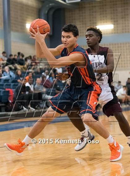 Thumbnail 1 in Highlands vs. Brandeis (SAISD Tournament) photogallery.