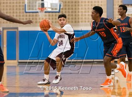 Thumbnail 1 in Highlands vs. Brandeis (SAISD Tournament) photogallery.