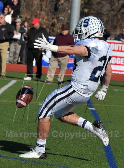 Thumbnail 3 in Staples @ Greenwich (FCIAC Championship) photogallery.