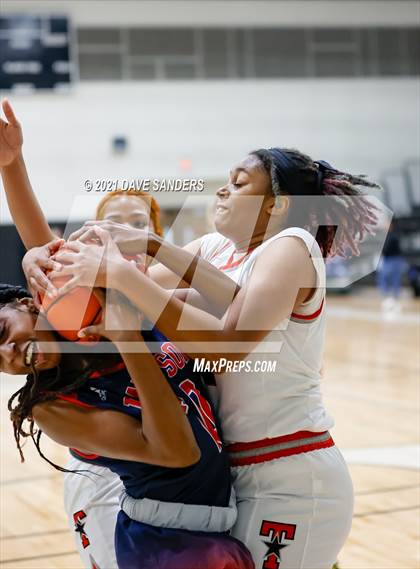 Thumbnail 2 in Dawson vs. Terry (LCISD Invitational) photogallery.